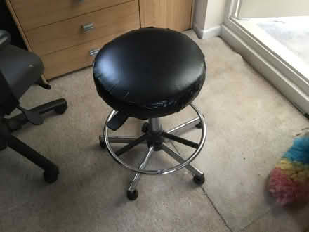 Photo of free Stool (CT5) #1