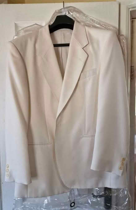 Photo of free Mens White Jacket (Lower Place OL16) #1