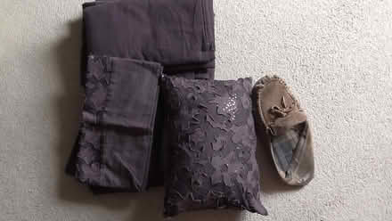 Photo of free Purple sheets, pillow cases and small cushion (St Albans AL4) #2
