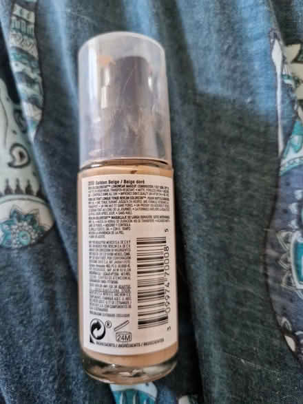Photo of free Revlon foundation (Aylesbury HP20) #2
