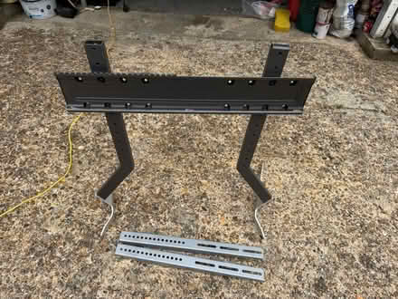 Photo of free TV mounting kit (Croydon) #2