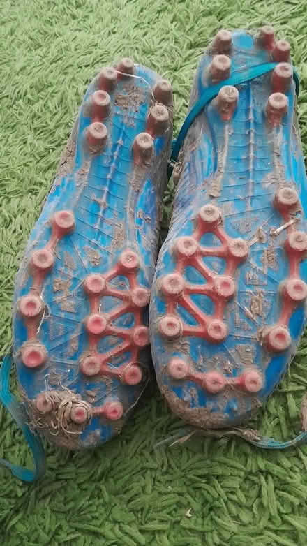 Photo of free Football boot EUR size 41 (Smiths Estate OX28) #2