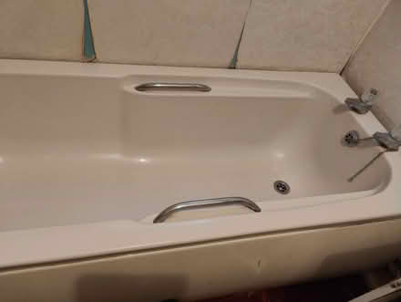Photo of free Bath with hand bars and side panel (Bedford) #1