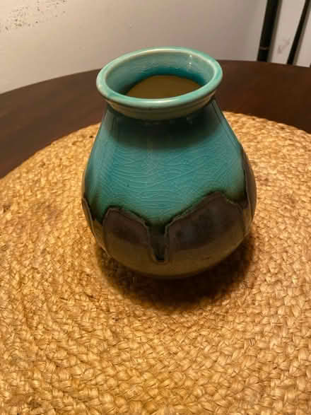 Photo of free Pottery vase (Glenolden 19036) #1