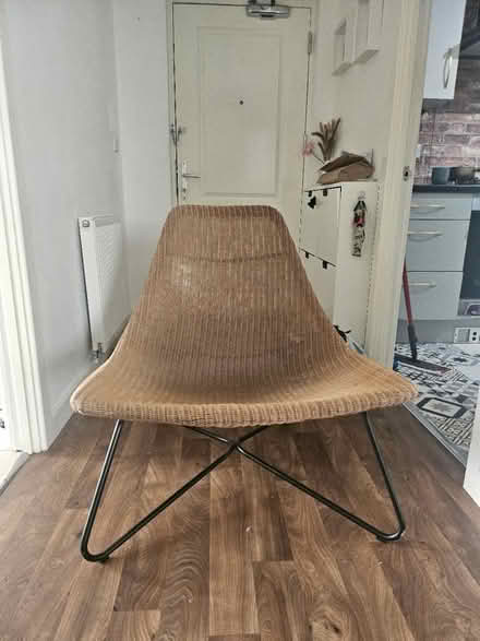 Photo of free lounging chair (Purfleet RM19) #3
