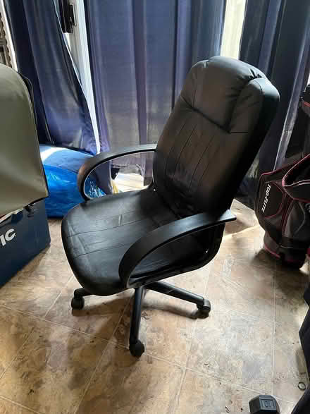 Photo of free Desk chair (Upper NW DC) #1