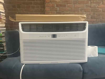 Photo of free LARGE air conditioner like new (chinatown) #1