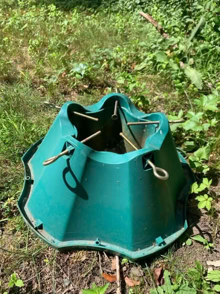Photo of free Christmas tree stand (Lexington) #1