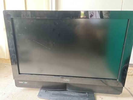 Photo of free 32 in Vizio tv (Burtonsville) #2