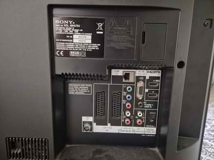 Photo of free Sony Bravia 40" TV KDL-40HX703 (Purley on Thames RG8) #4