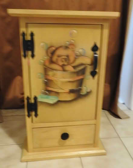 Photo of free Wooden Box (Mavis and Rathburn) #1