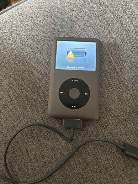Photo of free Apple ipod (Park street st albans AL2) #1