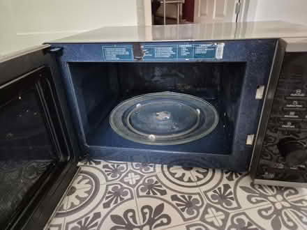 Photo of free Samsung MS23K3515AS 23L Solo Microwave (Purley on Thames RG8) #2