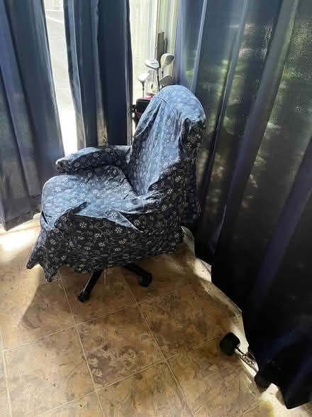 Photo of free Desk chair (Upper NW DC) #2