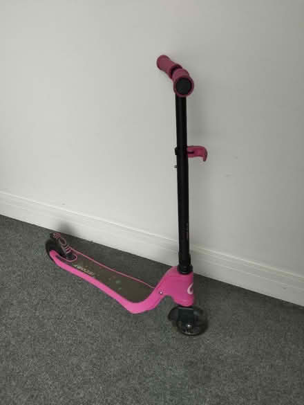 Photo of free Kids scooter 🛴 (Luton LU1) #2