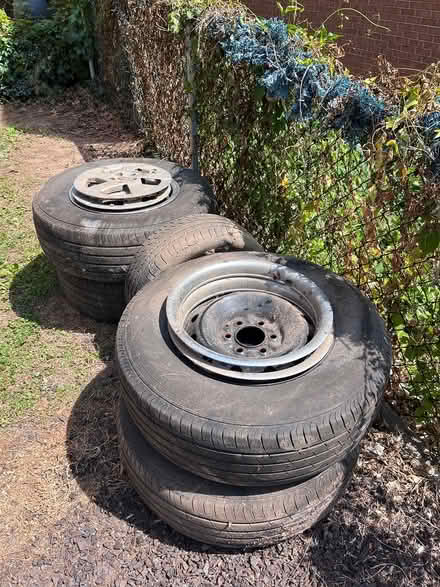 Photo of free 4 steel rims 03-06 Ford Expedition (Poppleton) #1