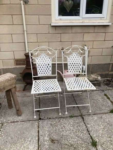 Photo of free 2 x white metal garden chairs (Near Christchurch BA15) #1