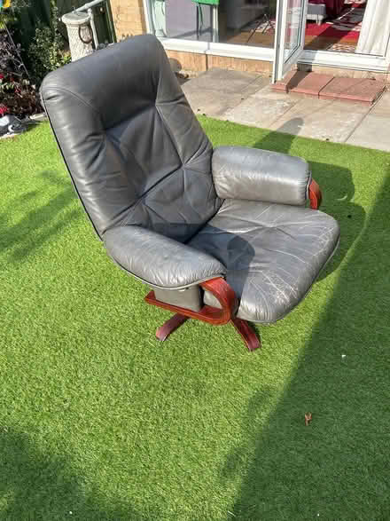Photo of free Swival reclining chair (BR6) #1