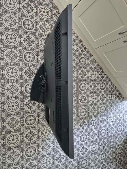 Photo of free Sony Bravia 40" TV KDL-40HX703 (Purley on Thames RG8) #2