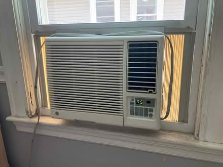 Photo of free Window air conditioner (Arlington/West Medford line) #2