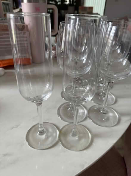 Photo of free Wine and champagne glasses (CR0) #1