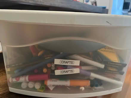 Photo of free Crayons, Markers & Colored Pencils (Bowmanville (Damen & Foster)) #3