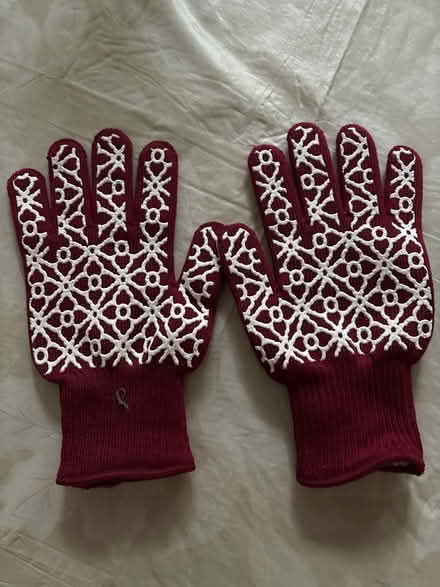 Photo of free Oven gloves (Ossining) #1