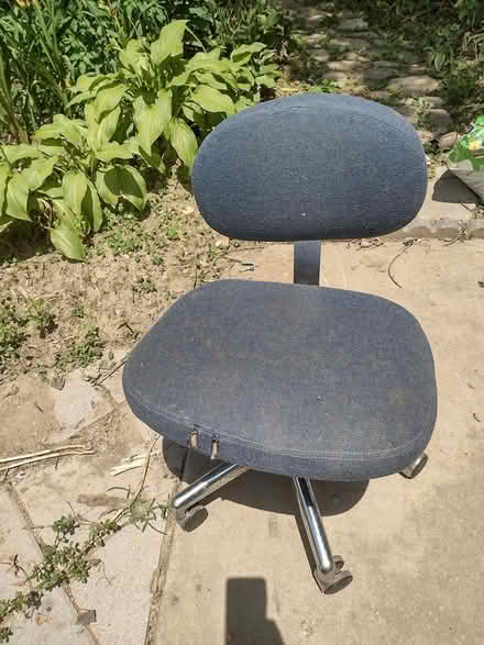 Photo of free office chair (Hampstead) #4