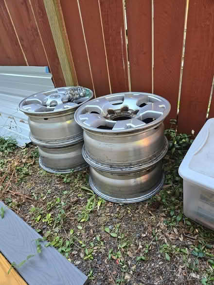 Photo of free (4)Toyota Tacoma -6 lug-15" wheels (Mapleleaf-Seattle) #2