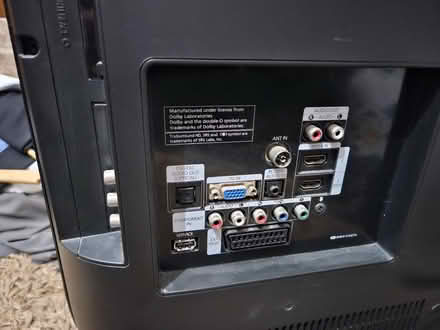 Photo of free 32" Flat Screen TV (Bohemia TN37) #2