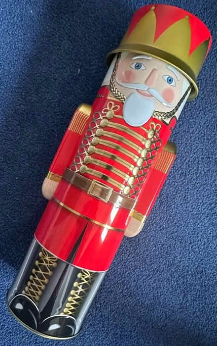 Photo of free Christmas decorative tin (Chigwell IG7) #1