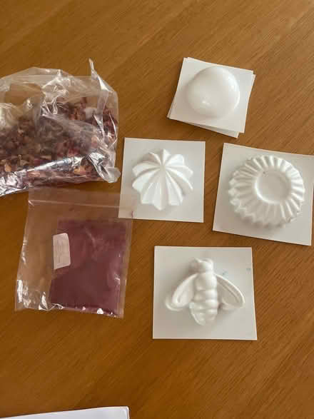 Photo of free Bath bomb making kit (BN41) #3