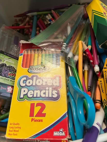 Photo of free Crayons, Markers & Colored Pencils (Bowmanville (Damen & Foster)) #1