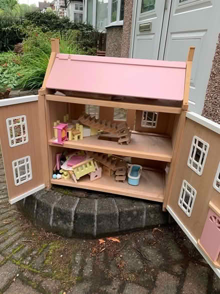Photo of free Dolls house (Norton S8) #2