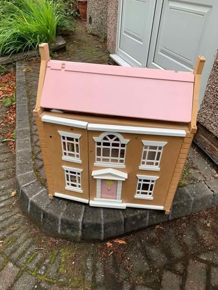 Photo of free Dolls house (Norton S8) #1