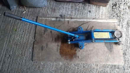 Photo of free Trolley jack (spares or repair) (Twyford RG10) #1