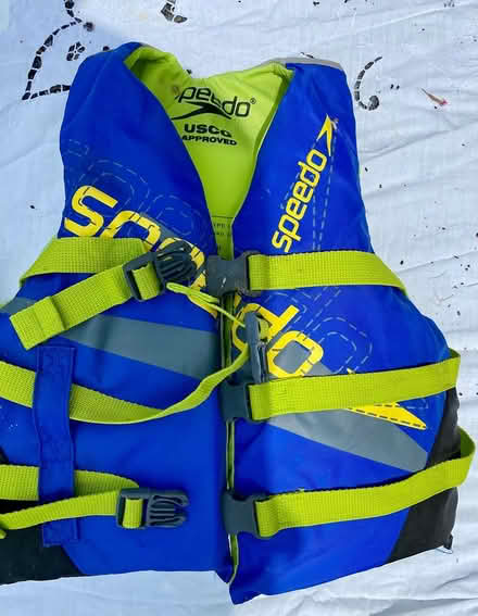 Photo of free Life jackets for young children (Font Hill) #3