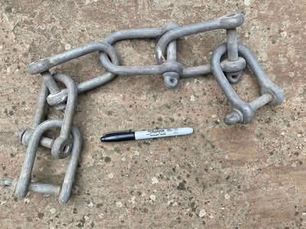 Photo of free Six 12mm(?) shackles (Milton CB24) #1