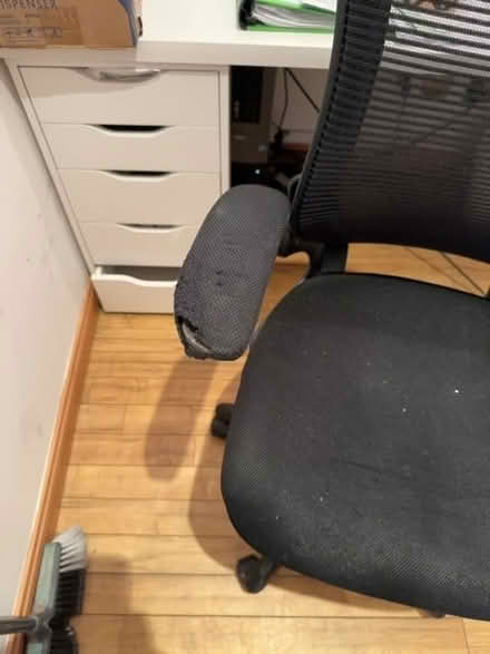 Photo of free Office chair (High St Ken W8) #3