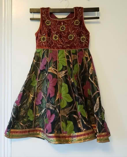 Photo of free Girls indian suit, size 30 (East Mississauga) #3
