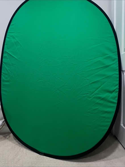 Photo of free Green screen pop-up with tripod (Morristown) #1