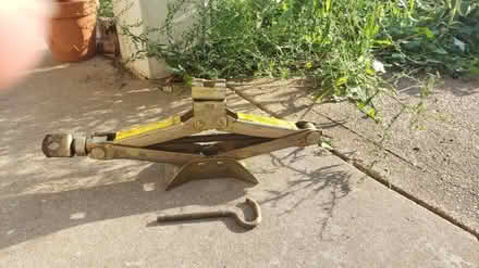 Photo of free Car jack (Kirkwood) #1