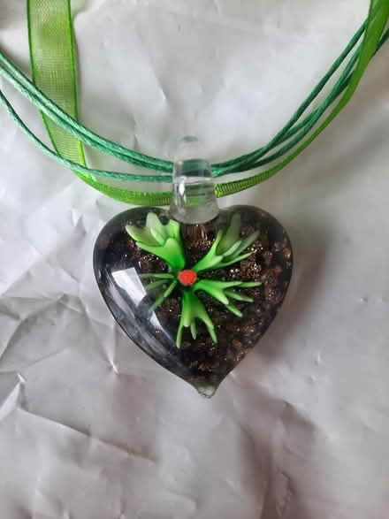Photo of free Glass flower necklace (Morden SM4) #2