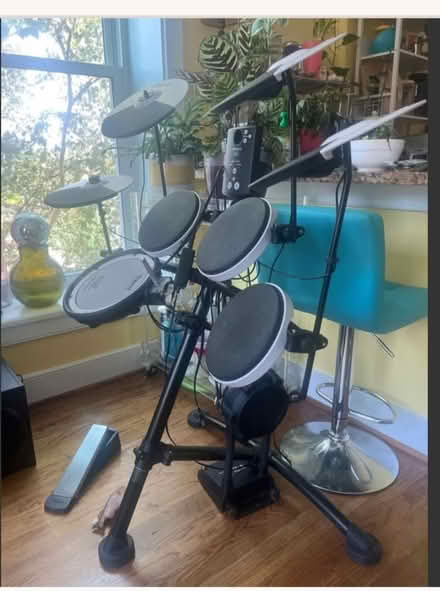 Photo of Roland electric drum kit (Cardozo) (Vienna) #1