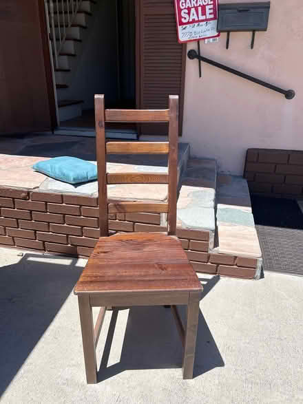 Photo of free wooden chair (La mesa) #1