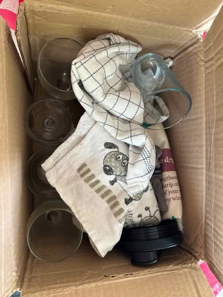 Photo of free kitchen bits (glases, cookbooks & Braun stickblender (Portchester PO16) #1