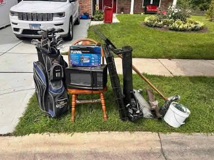 Photo of free Curb Alert - 6716 Foxtree Ave (Woodridge) #1
