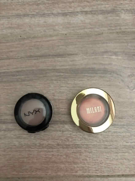 Photo of free Eyeshadow - 2x single (Strawberry Hill TW1) #1