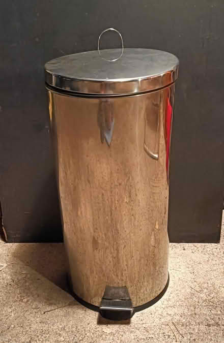 Photo of free Kitchen Garbage Can (Ridgefield Park) #1