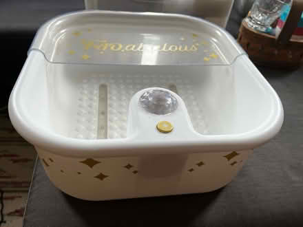 Photo of free FAO Schwarz kids spa foot bath (Cambridgeport) #1